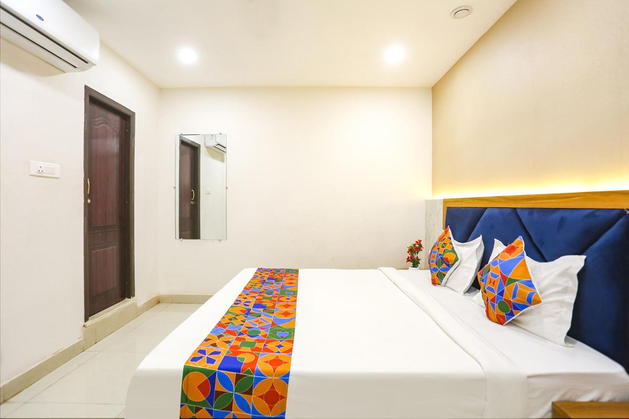 Fabhotel Hari Kunj 900 M From Kashi Vishwanath Temple فاراناسي المظهر الخارجي الصورة