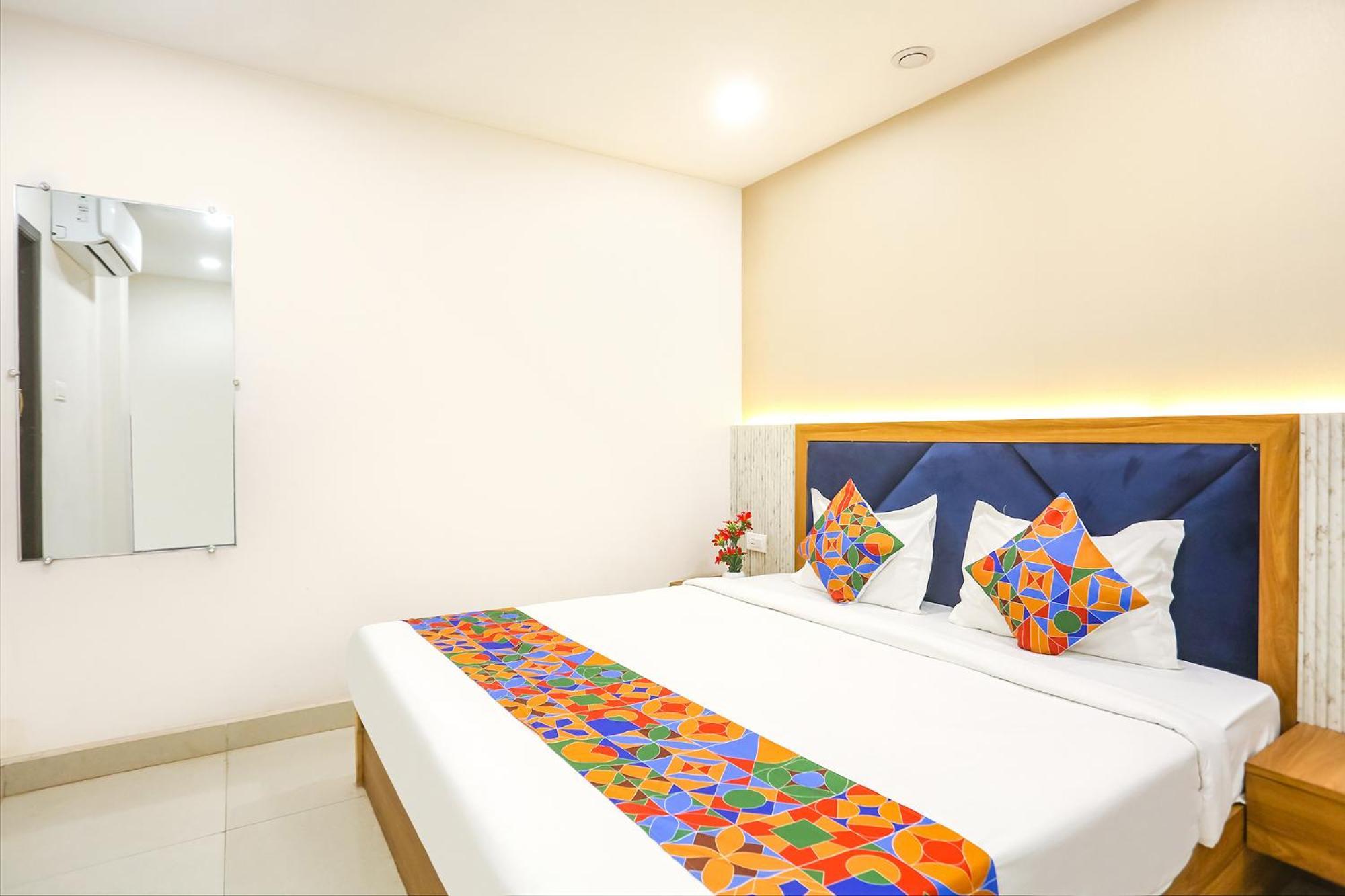 Fabhotel Hari Kunj 900 M From Kashi Vishwanath Temple فاراناسي المظهر الخارجي الصورة