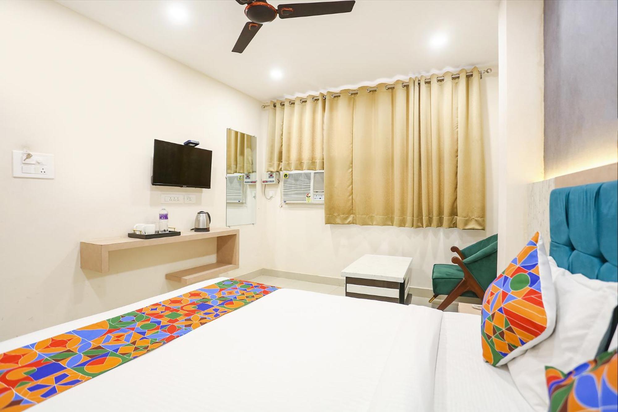 Fabhotel Hari Kunj 900 M From Kashi Vishwanath Temple فاراناسي المظهر الخارجي الصورة