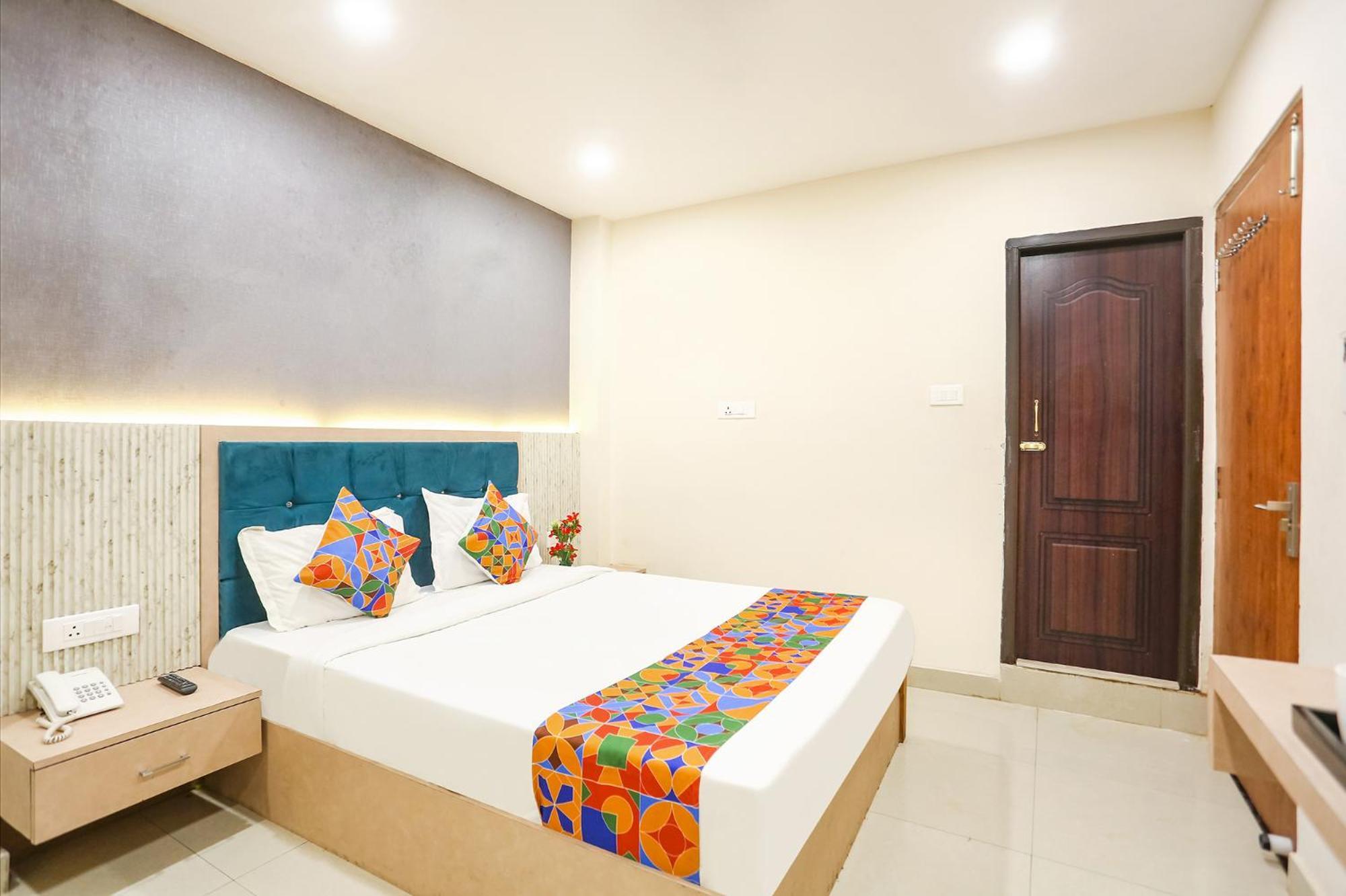 Fabhotel Hari Kunj 900 M From Kashi Vishwanath Temple فاراناسي المظهر الخارجي الصورة