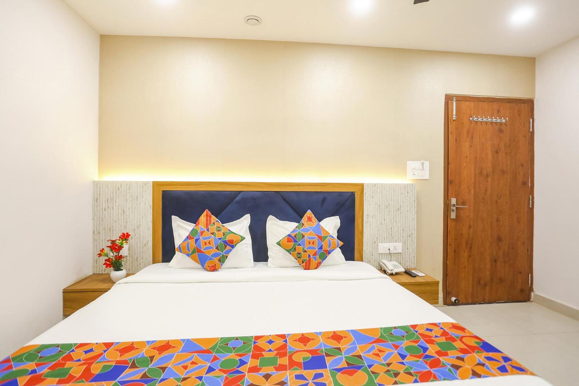 Fabhotel Hari Kunj 900 M From Kashi Vishwanath Temple فاراناسي المظهر الخارجي الصورة